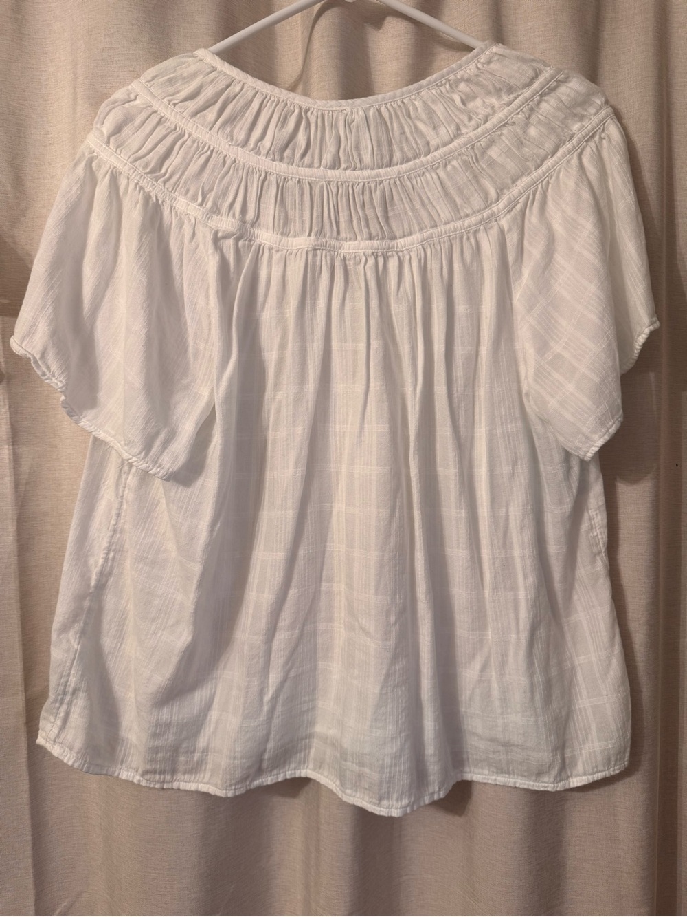 Old Navy White V-Neck Blouse - Picture 4 of 4